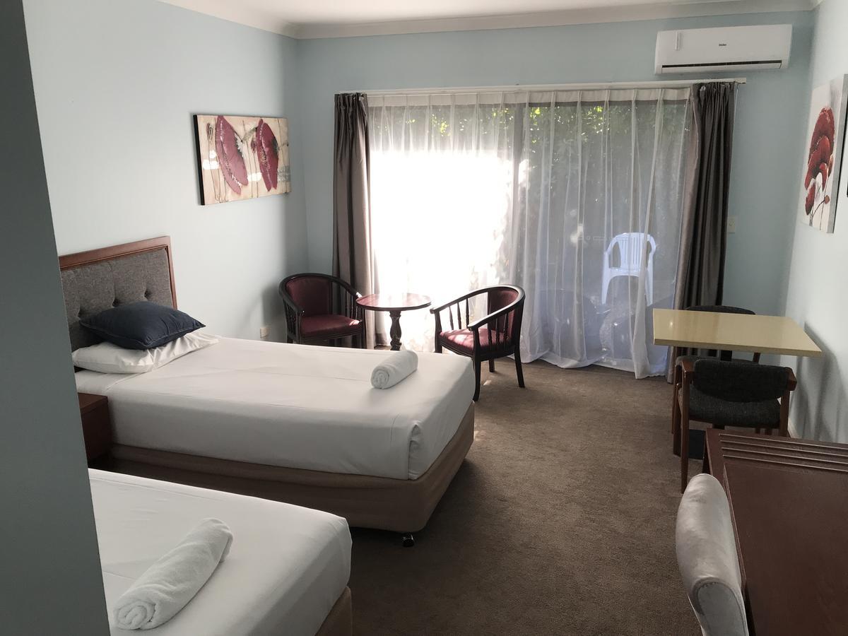 Springwood Motor Inn Екстер'єр фото