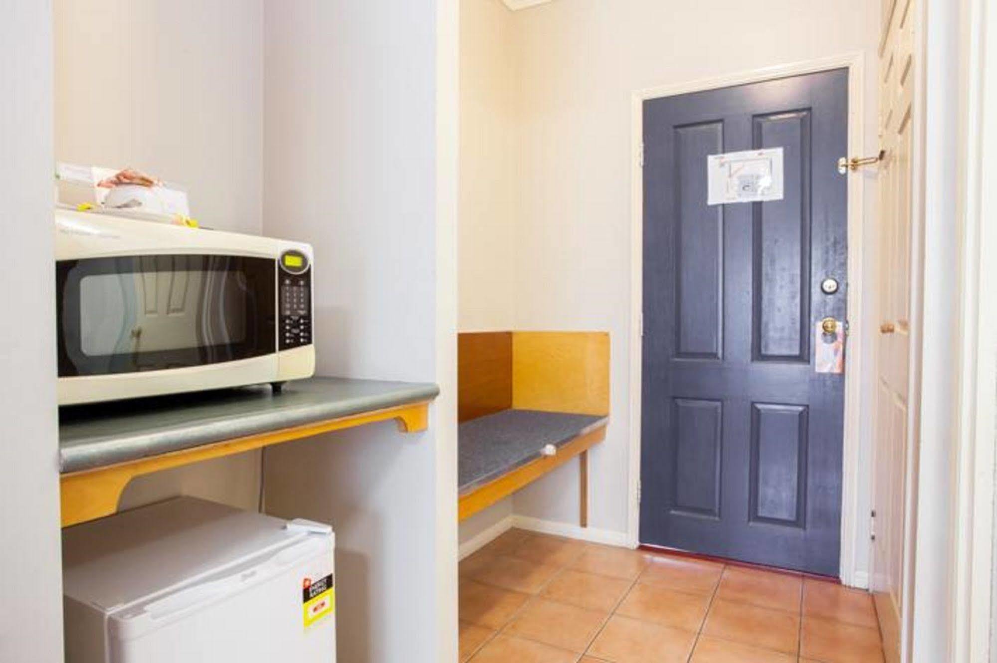 Springwood Motor Inn Екстер'єр фото