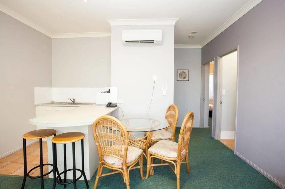 Springwood Motor Inn Екстер'єр фото