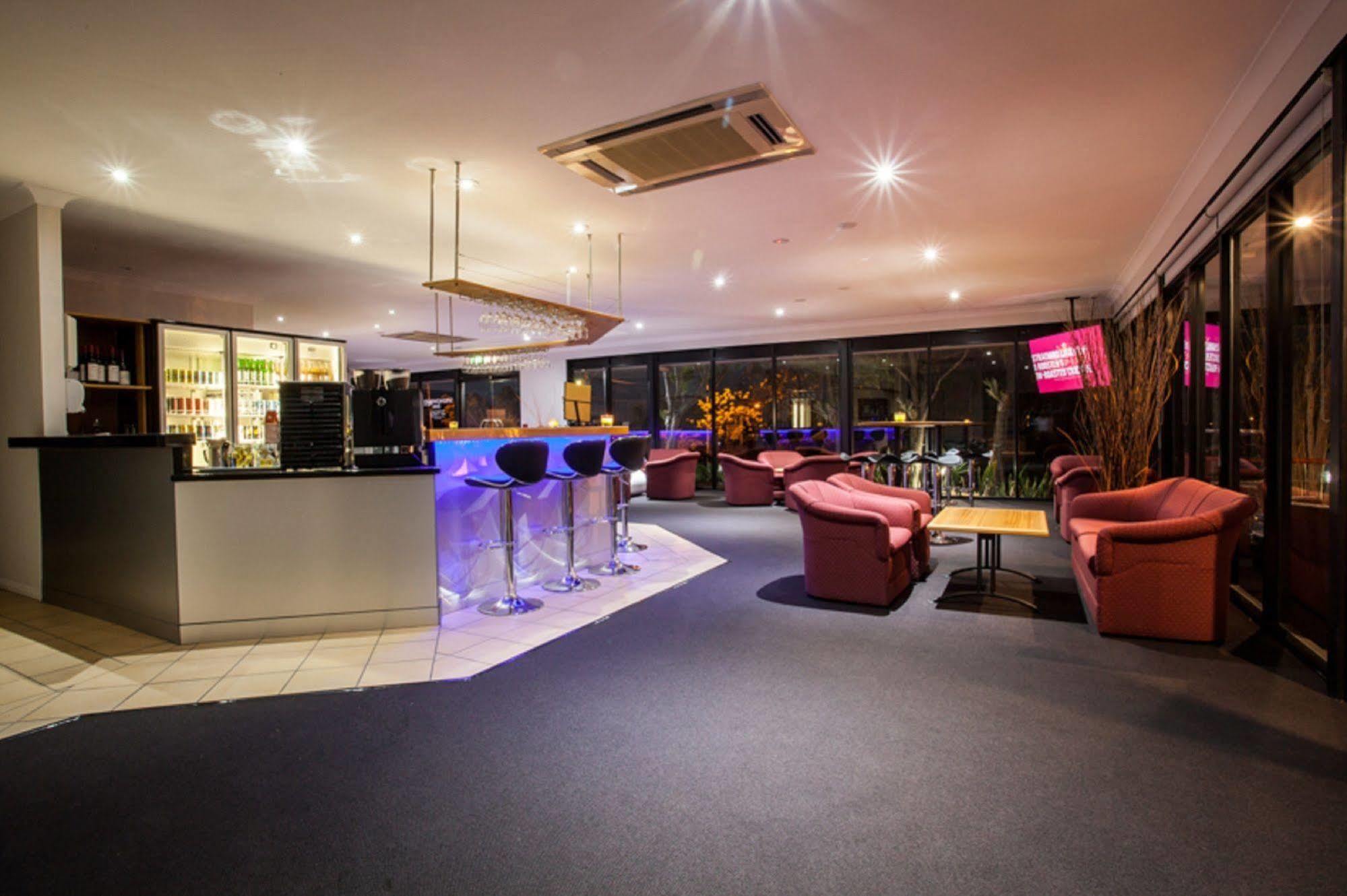 Springwood Motor Inn Екстер'єр фото