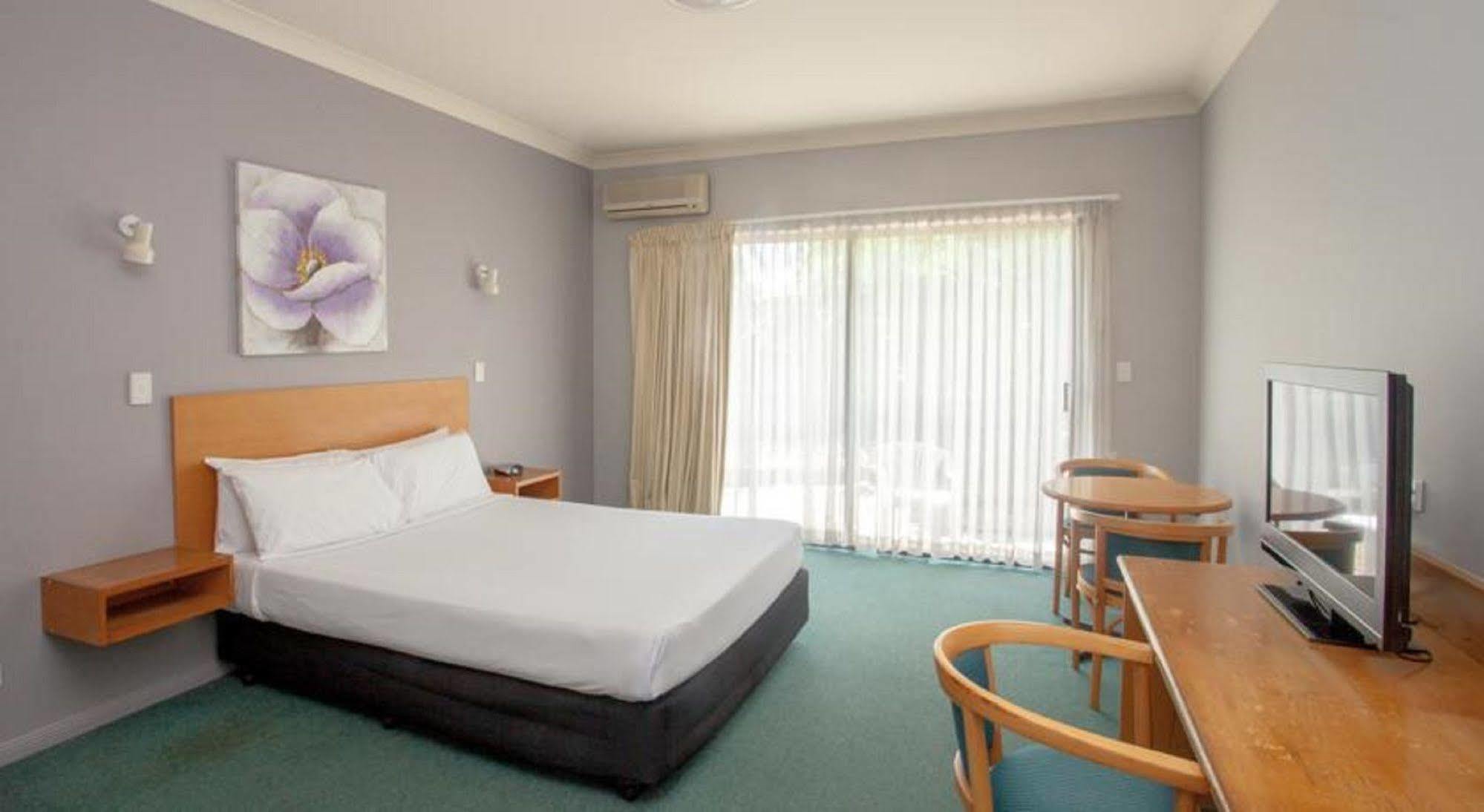 Springwood Motor Inn Екстер'єр фото